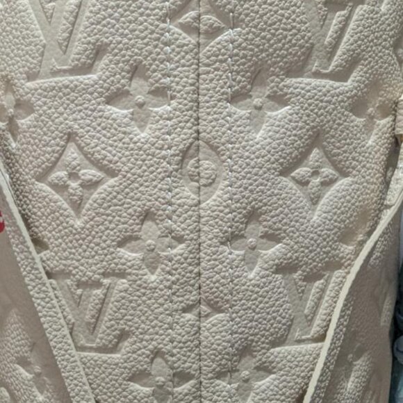 XL FASHION Tote in a Gorgeous and Stunning Cream Genuine Leather with POUCH! - Picture 5 of 14